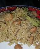 Arroz con brócoli y salchichas