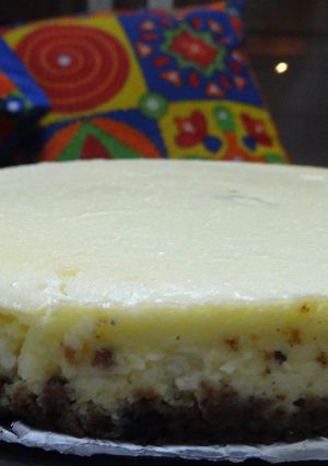 A picture of Baked lemon-ginger cheesecake.