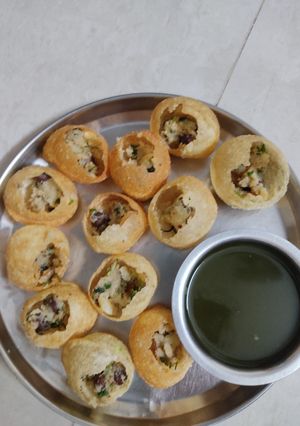 પાણીપુરી (Panipuri Recipe In Gujarati) રેસીપી મુખ્ય ફોટો