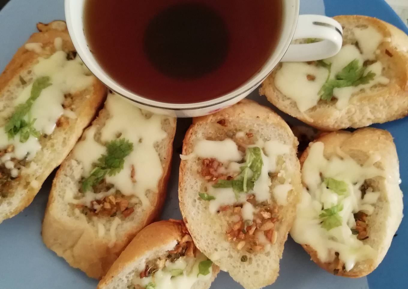 Instant garlic bread