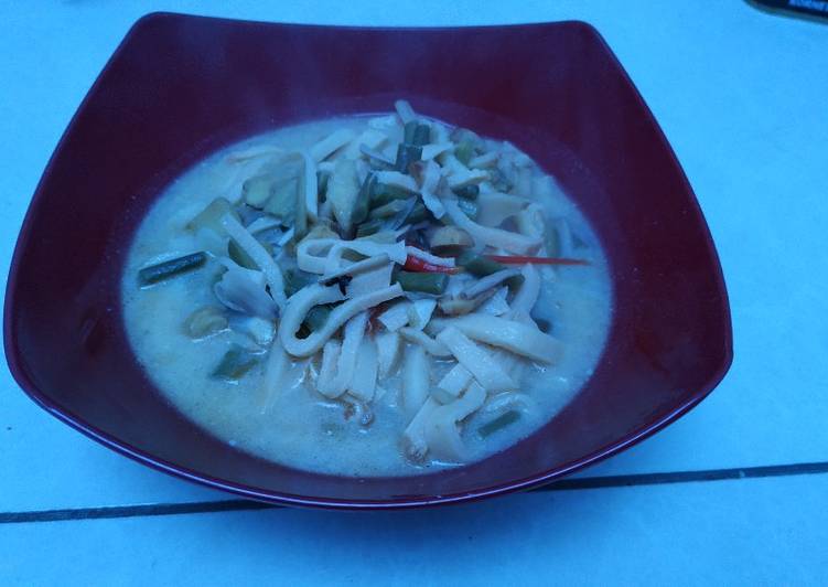 Sayur lodeh boros plus rebung