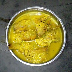 A picture of Mustard fish curry.