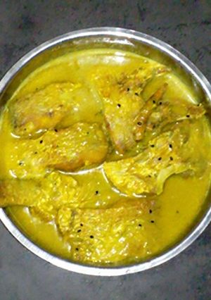 A picture of Mustard fish curry.