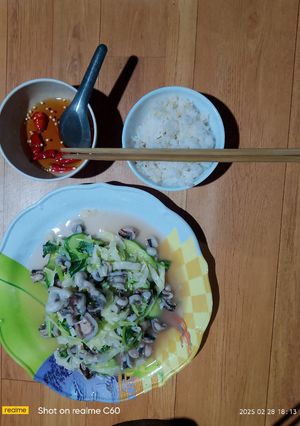 Hình của món Mực xào dưa leo + bắp cải.