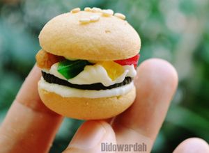 Foto resep Kukis Eggdrop Bentuk Burger Anti Ribet Anti Gagal | No Mixer, No Oven