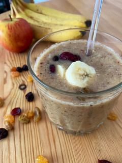 A picture of Apple Banana with Dried fruits Smoothie.