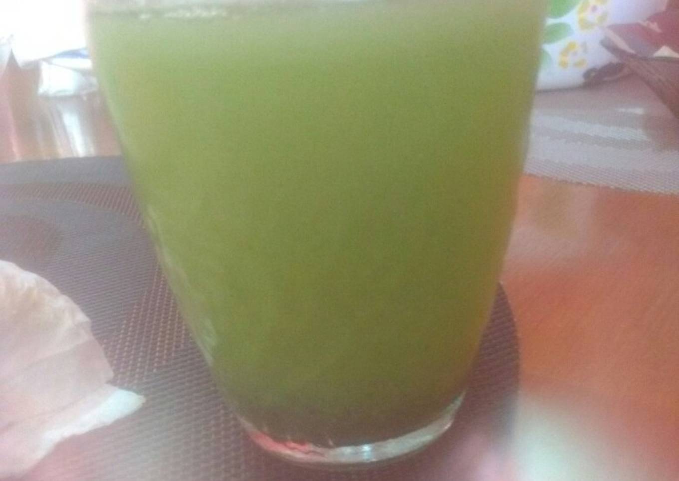Agua de limón con pepino