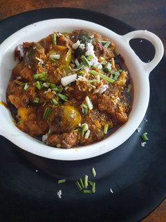 ભરેલા રીંગણ બટાકા નું શાક (Bharela Ringan Bataka Shak Recipe In Gujarati) રેસીપી મુખ્ય ફોટો