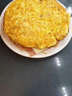 Una foto de Tortilla de patata ibérica