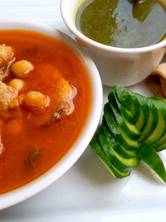 A picture of Murgh cholay.