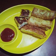 A picture of Bread roll fry.