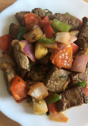 Una foto de Lomo saltado