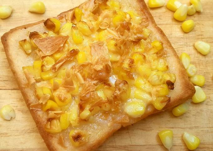 How to Prepare Quick Toast with Corn and Butter