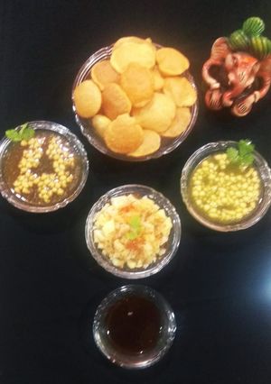 आटे के गोलगप्पे(aate ke golegappe recipe in hindi) रेसिपी मुख्य फोटो
