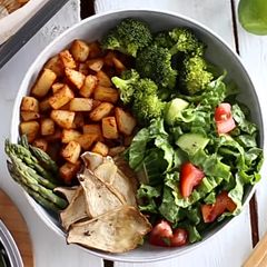 A picture of Roasted potatoes and mushroom 😋.