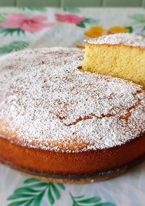 A picture of Super Fluffy Rice Flour and Almond Cake.