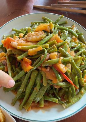 Hình của món Đỗ Xào Cà Chua Tóp Mỡ.