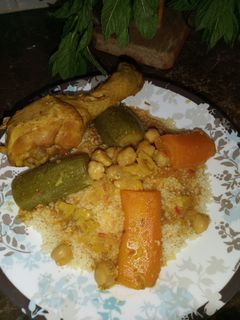 صورة لوصفة كسكس باللحم وخضار الموسم 😋😋