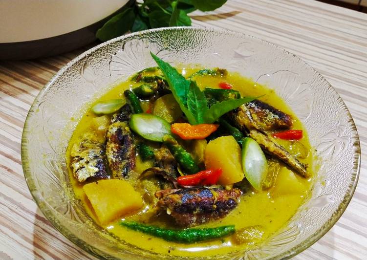 Bahan Membuat Ikan Pindang Bumbu Kuning, Bisa Manjain Lidah