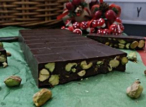 Foto principal de Turrón de chocolate negro y pistachos