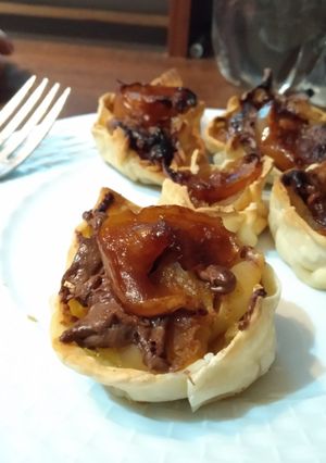 Una foto de Strudel de manzana fáciles! con tapas de empanada