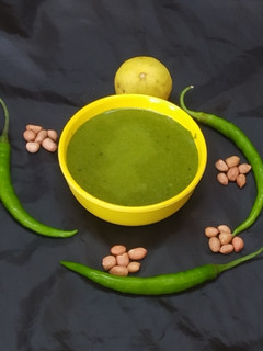 ગ્રીન ચટણી(Green Chutney Recipe In Gujarati) રેસીપી મુખ્ય ફોટો