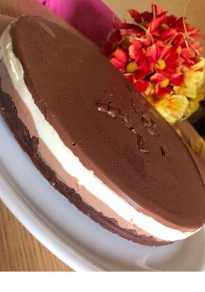 Foto di Torta ai tre cioccolati