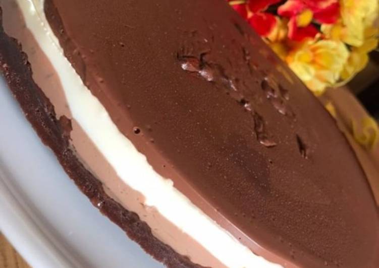 Easiest Way to Prepare Fatto in casa Torta ai tre cioccolati