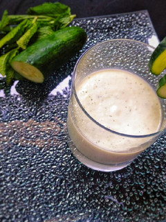 Una foto de Crema fría de pepino, yogur y menta