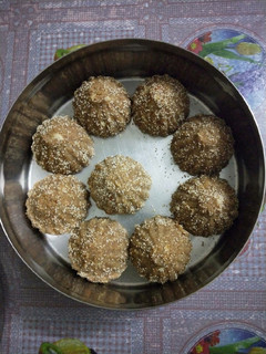 ચૂરમાં ના લાડુ (Churma Ladoo Recipe In Gujarati) રેસીપી મુખ્ય ફોટો