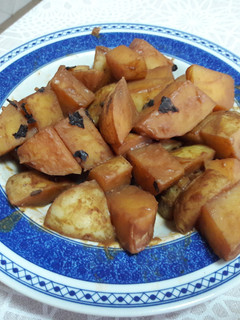 Una foto de Guarnición de patata al miso vegana 🥔