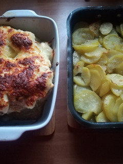 Una foto de Pollo a la florentina con patatas al horno