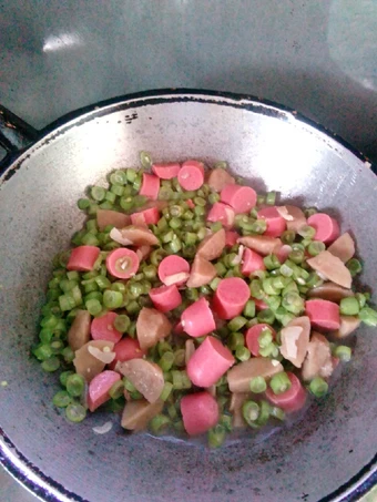 Cara Mudah Membuat Resep Oseng bsp (buncis sosis pentol) yang Uenak Anti Ribet, Lezat