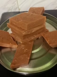 सिंघाड़े का कतली(अष्टमी भोग) (Singhare ki katli recipe in hindi) रेसिपी मुख्य फोटो