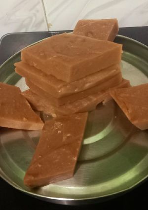 सिंघाड़े का कतली(अष्टमी भोग) (Singhare ki katli recipe in hindi) रेसिपी मुख्य फोटो