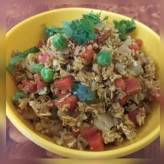 A picture of Vegetable oats upma.