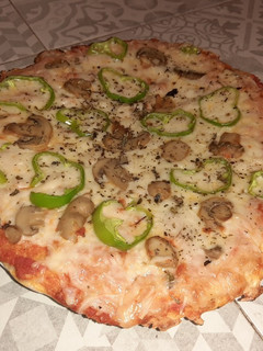 Una foto de Pizza vegetal