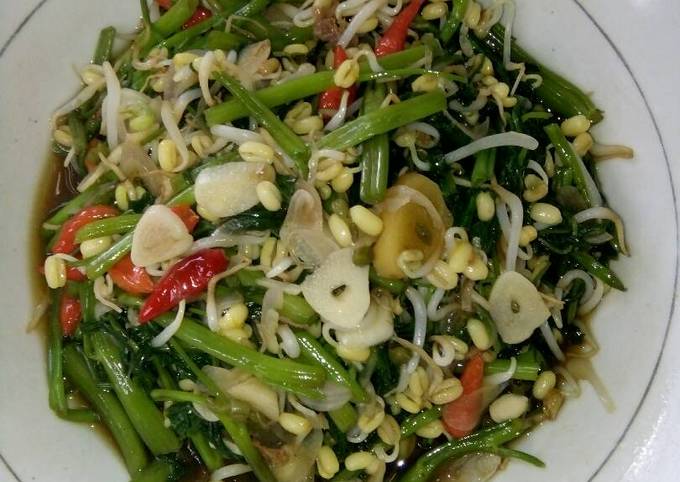 Langkah Mudah untuk Menyiapkan Tumis Kangkung toge nikmat yang Menggugah Selera