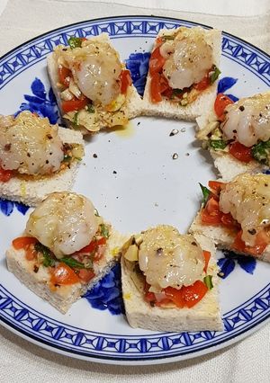 Foto di Stuzzichini con la tartare di mazzancolle