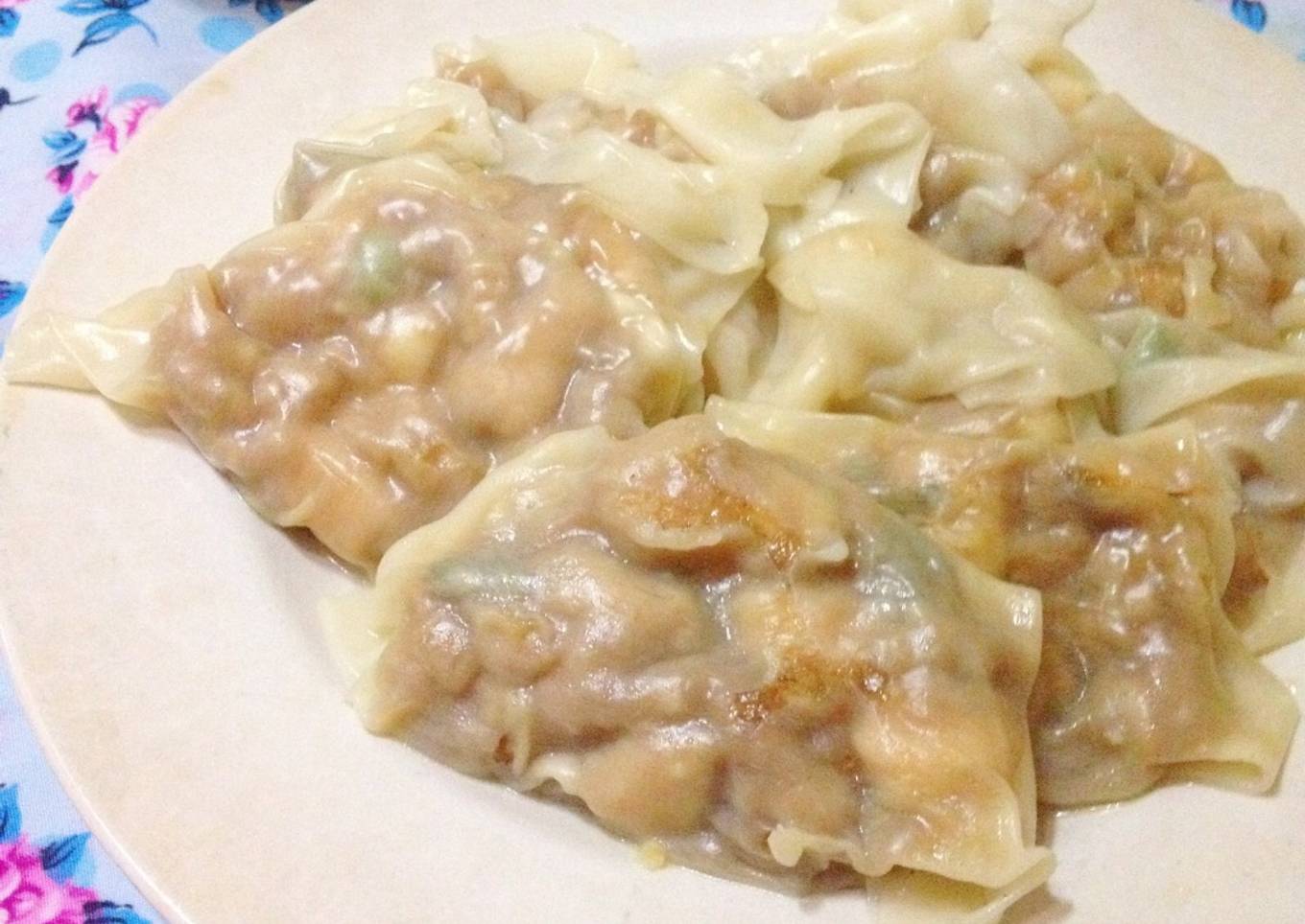 Pangsit rebus isi ayam & jamur