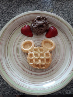Una foto de Waffles de Mickey Mouse