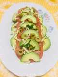 Carpaccio de tomate con Aguacate !