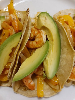 Una foto de Fajitas de camarón