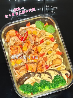 鮭魚松本茸番茄義大利麵 的食譜成品照片
