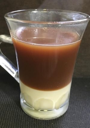 Una foto de Café bombón con leche condensada