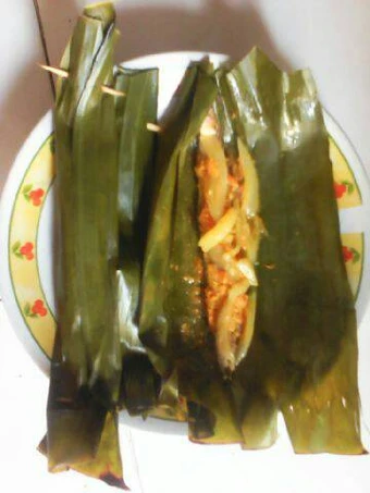 Langkah Mudah untuk Membikin Resep  Pepes tongkol mangga muda yang Sempurna, Lezat