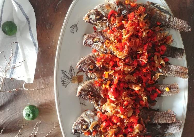 Ikan Goreng Sambal Embe