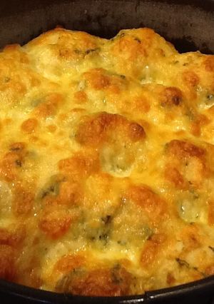 A picture of Cheesy pesto pull-apart.