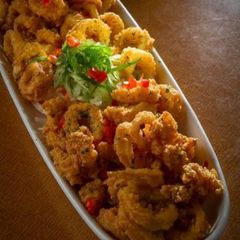 A picture of Fried calamari.