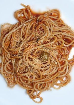 Una foto de LA FIESTA DE LA PASTA (Pasta a la puttanesca)